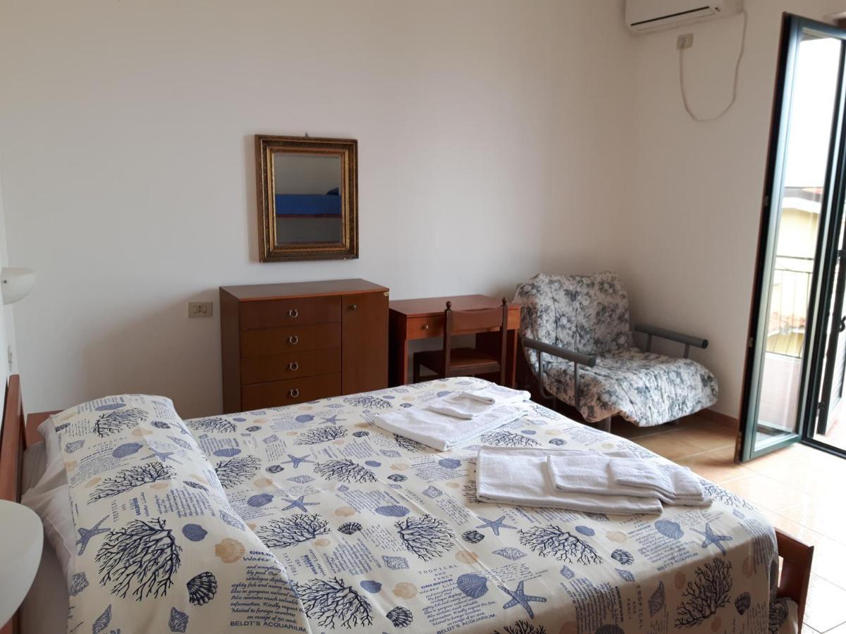 Parigino Hotel Палинуро Екстериор снимка
