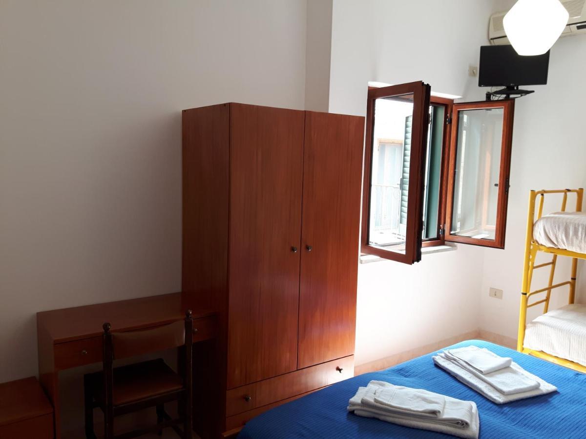 Parigino Hotel Палинуро Екстериор снимка