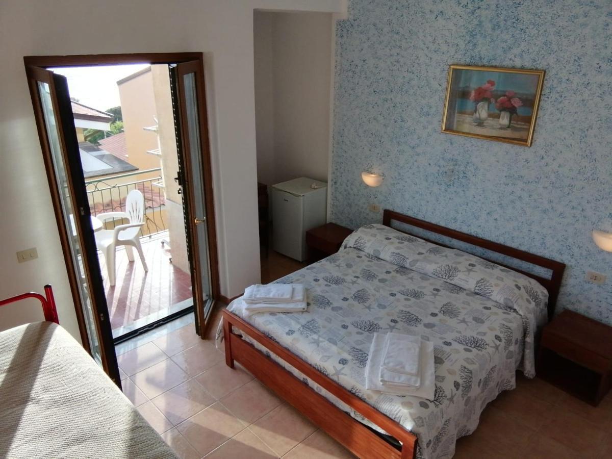 Parigino Hotel Палинуро Екстериор снимка