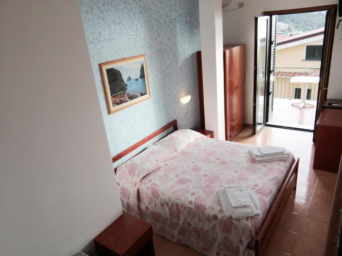Parigino Hotel Палинуро Екстериор снимка
